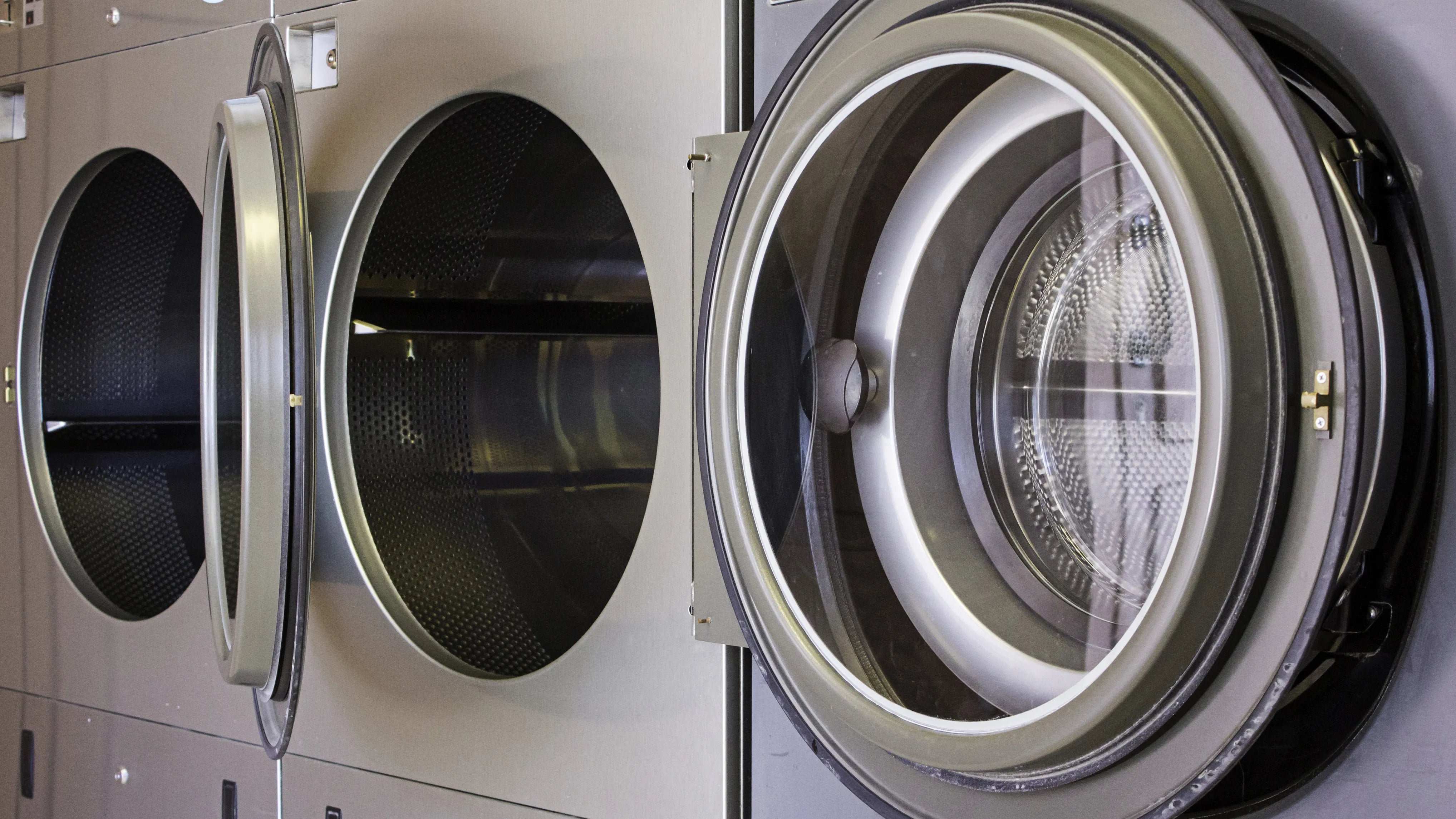 Is Washer-Dryer Combo Good? Pros, Cons, and Buying Tips